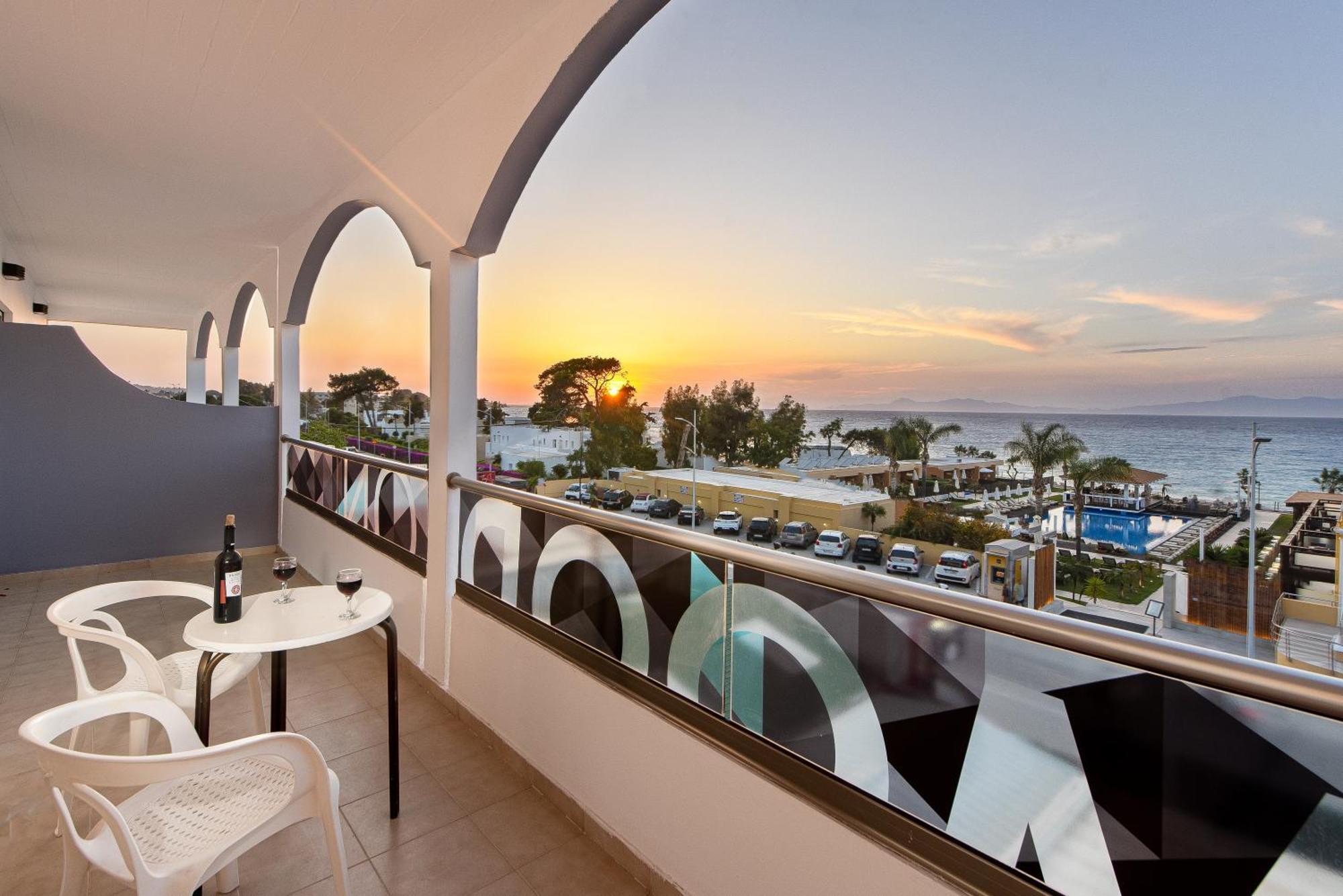 Sunny Days Hotel Ixia  Buitenkant foto